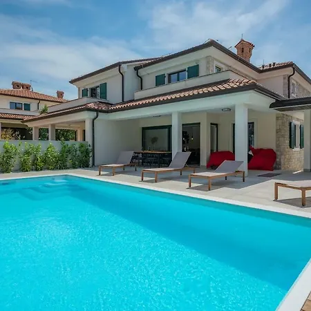 Savudria Lighthouse Villa *