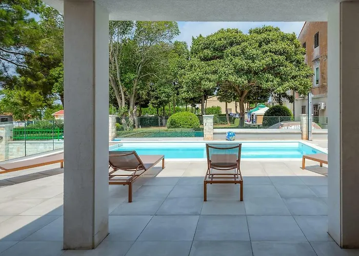 Savudria Lighthouse Vila Basanija