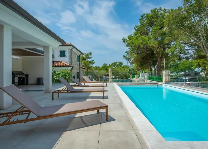 Savudria Lighthouse * Basanija